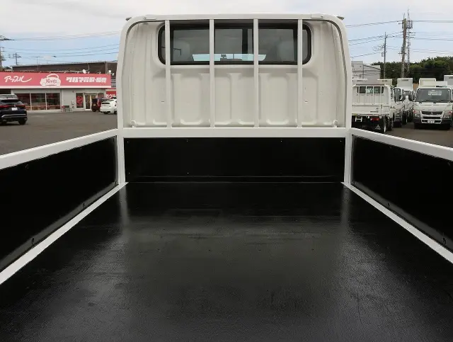 三菱 キャンター 2TG-FBA00(2WD)の写真12