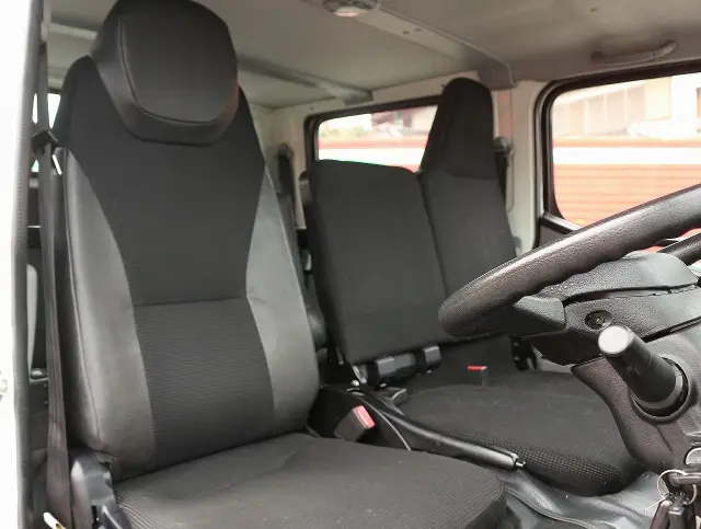 三菱 キャンター 2TG-FBA00(2WD)の写真28