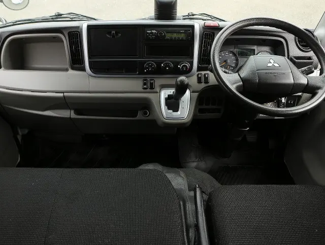 三菱 キャンター 2TG-FBA00(2WD)の写真29