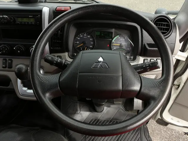 三菱 キャンター 2TG-FBA00(2WD)の写真30