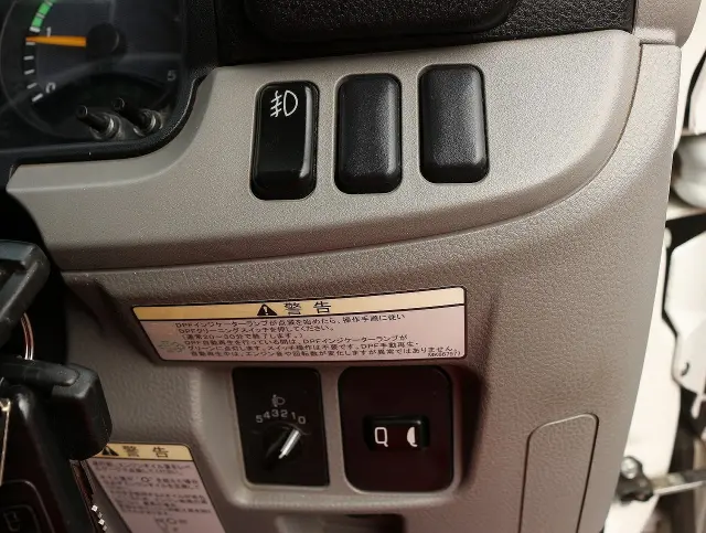 三菱 キャンター 2TG-FBA00(2WD)の写真35