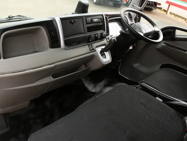 三菱 キャンター 2TG-FBA00(2WD)の写真37