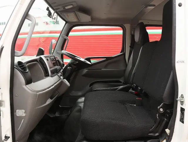 三菱 キャンター 2TG-FBA00(2WD)の写真38