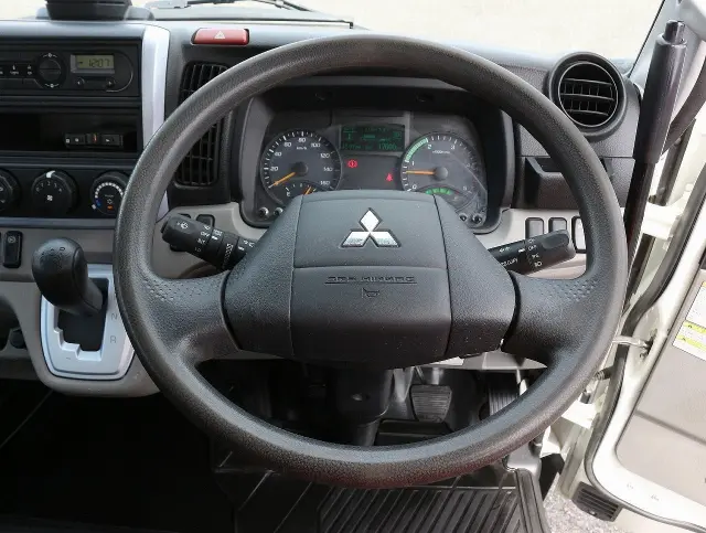 三菱 キャンター TPG-FBA30(2WD)の写真33