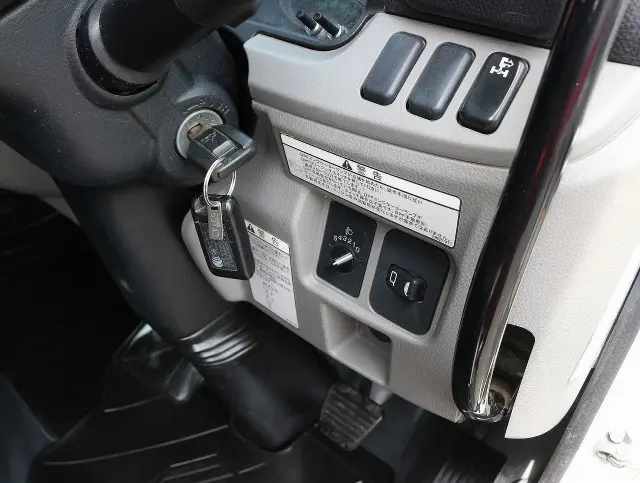 三菱 キャンター TPG-FBA30(2WD)の写真37