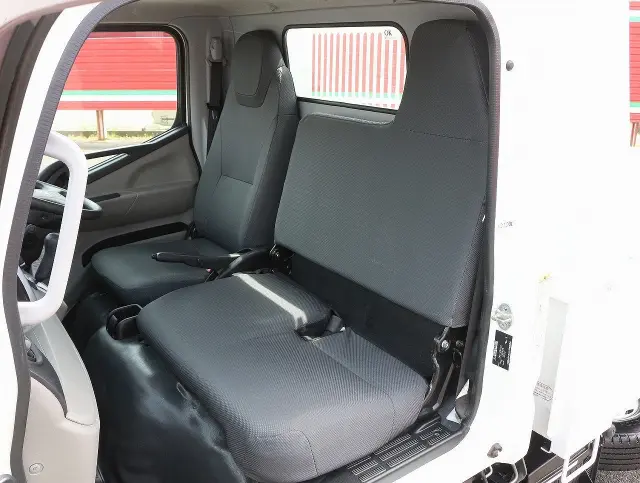 三菱 キャンター TPG-FBA30(2WD)の写真43