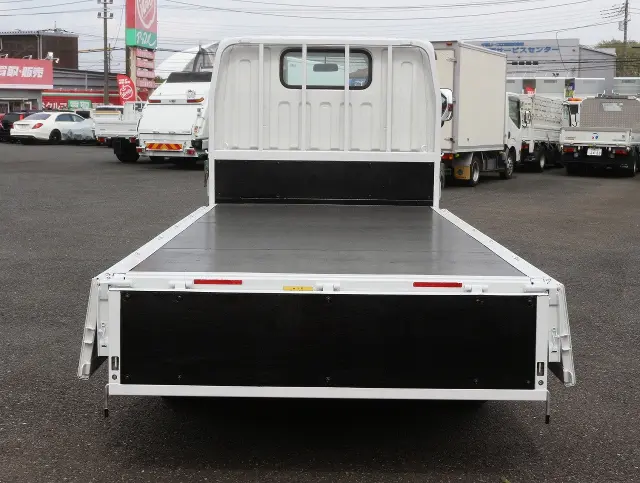 三菱 キャンター TPG-FBA00(2WD)の写真15