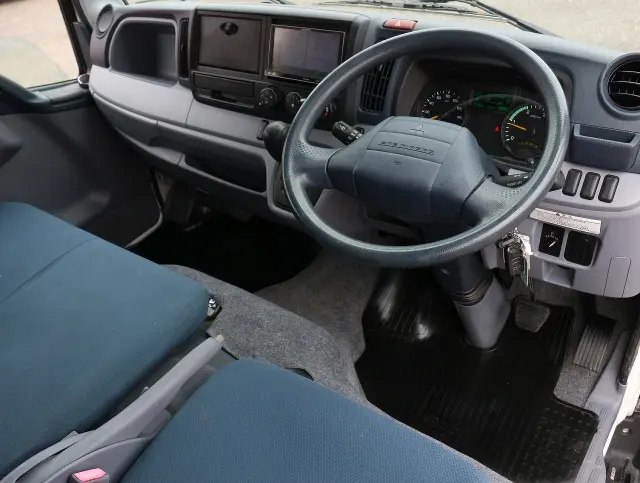 三菱 キャンター TPG-FBA00(2WD)の写真30