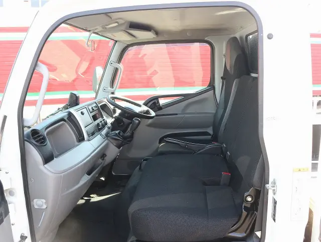 三菱 キャンター 2RG-FBA20の写真32