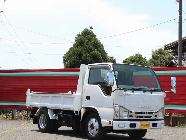 いすゞ エルフ TKG-NKR85AD(2WD)の写真4