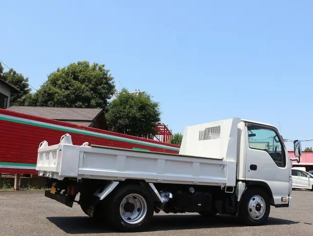 いすゞ エルフ TKG-NKR85AD(2WD)の写真6