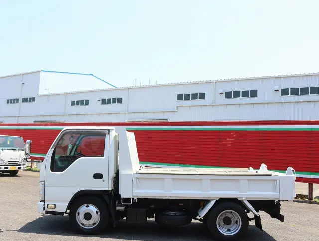 いすゞ エルフ TKG-NKR85AD(2WD)の写真9
