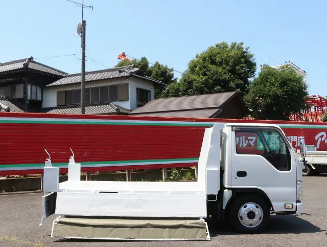 いすゞ エルフ TKG-NKR85AD(2WD)の写真15