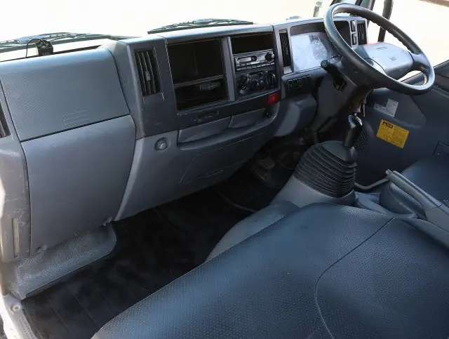 いすゞ エルフ TKG-NKR85AD(2WD)の写真45