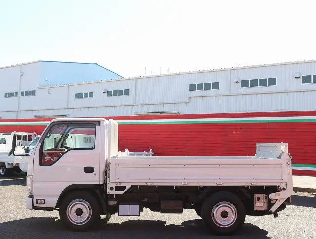 いすゞ エルフ TRG-NJR85A(2WD)の写真8