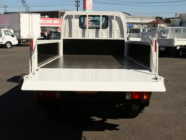 いすゞ エルフ TRG-NJR85A(2WD)の写真9