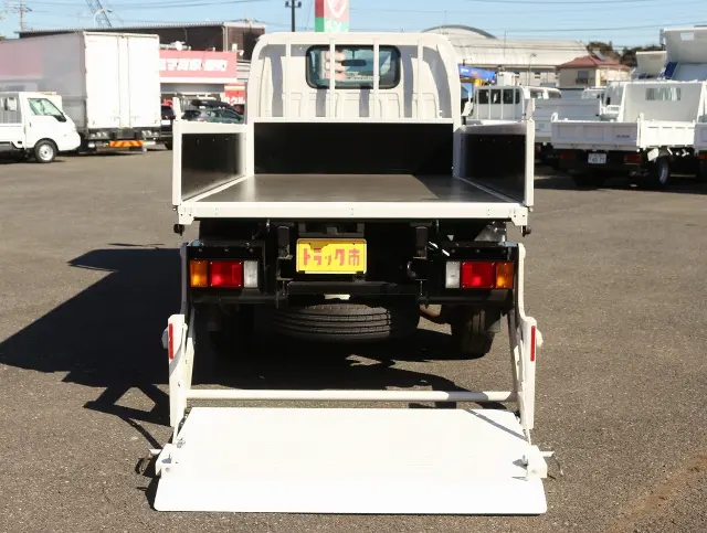 いすゞ エルフ TRG-NJR85A(2WD)の写真13