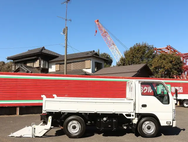 いすゞ エルフ TRG-NJR85A(2WD)の写真17