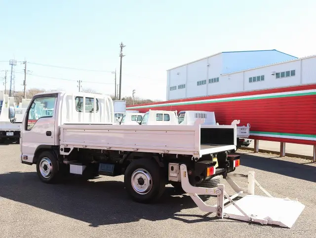 いすゞ エルフ TRG-NJR85A(2WD)の写真19