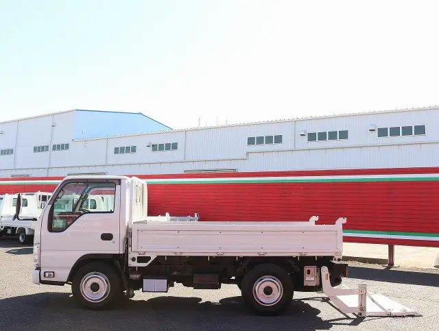 いすゞ エルフ TRG-NJR85A(2WD)の写真20