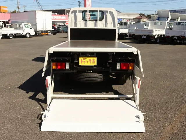 いすゞ エルフ TRG-NJR85A(2WD)の写真24