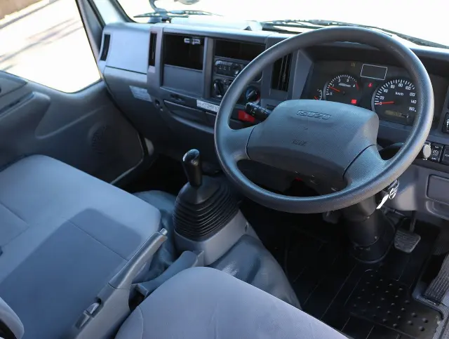 いすゞ エルフ TRG-NJR85A(2WD)の写真36