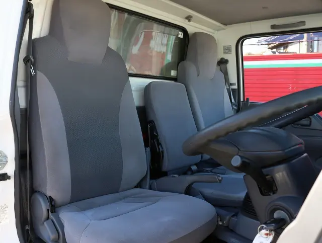 いすゞ エルフ TRG-NJR85A(2WD)の写真37