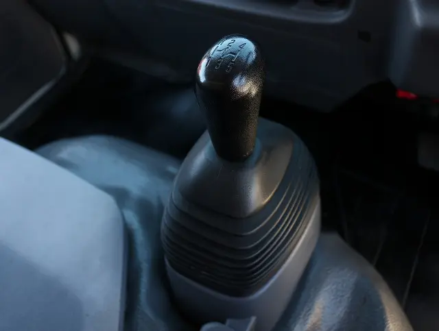 いすゞ エルフ TRG-NJR85A(2WD)の写真41