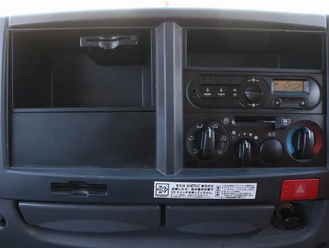 いすゞ エルフ TRG-NJR85A(2WD)の写真42