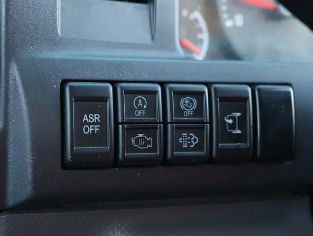 いすゞ エルフ TRG-NJR85A(2WD)の写真43