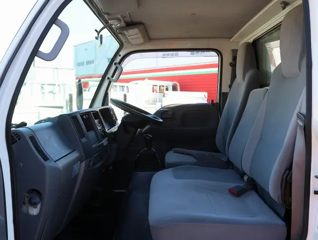 いすゞ エルフ TRG-NJR85A(2WD)の写真47