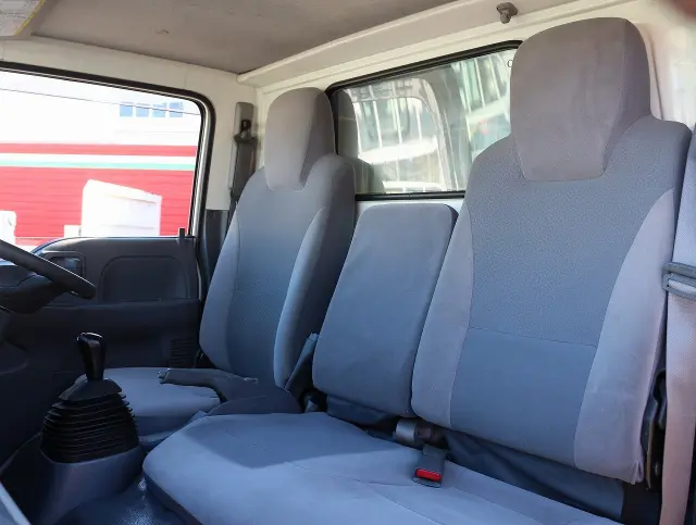 いすゞ エルフ TRG-NJR85A(2WD)の写真48