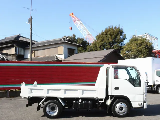 いすゞ エルフ TPG-NJR85AD(2WD)の写真5