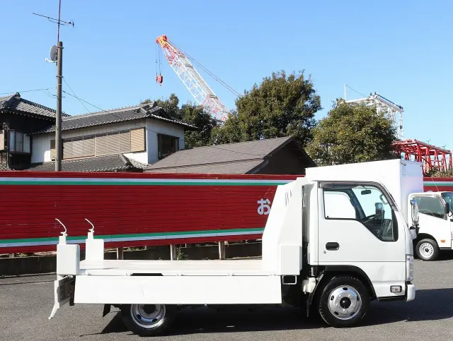 いすゞ エルフ TPG-NJR85AD(2WD)の写真12