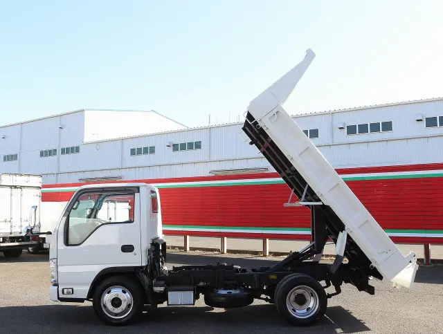 いすゞ エルフ TPG-NJR85AD(2WD)の写真22