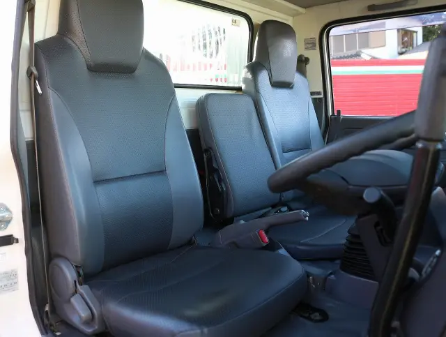 いすゞ エルフ TPG-NJR85AD(2WD)の写真30