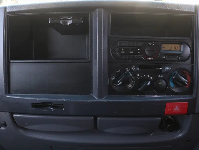 いすゞ エルフ TPG-NJR85AD(2WD)の写真36