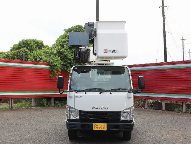 いすゞ エルフ 2RG-NKR88N(2WD)の写真2