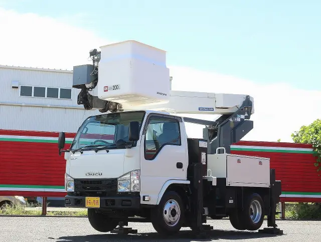 いすゞ エルフ 2RG-NKR88N(2WD)の写真18