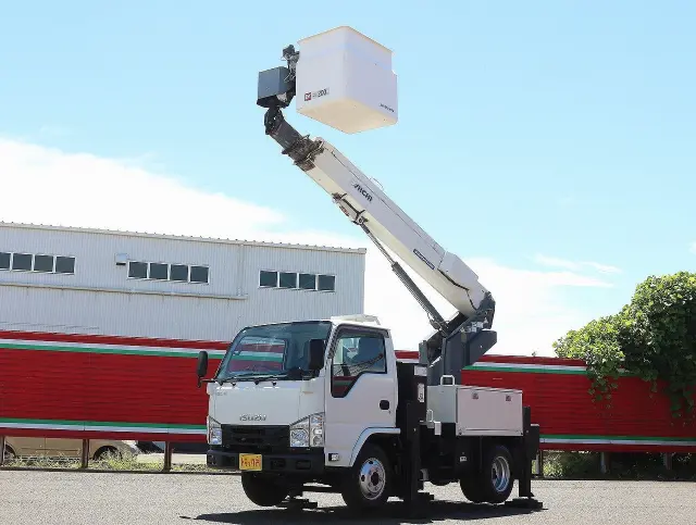 いすゞ エルフ 2RG-NKR88N(2WD)の写真19