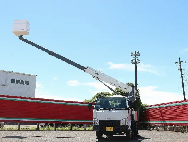 いすゞ エルフ 2RG-NKR88N(2WD)の写真21