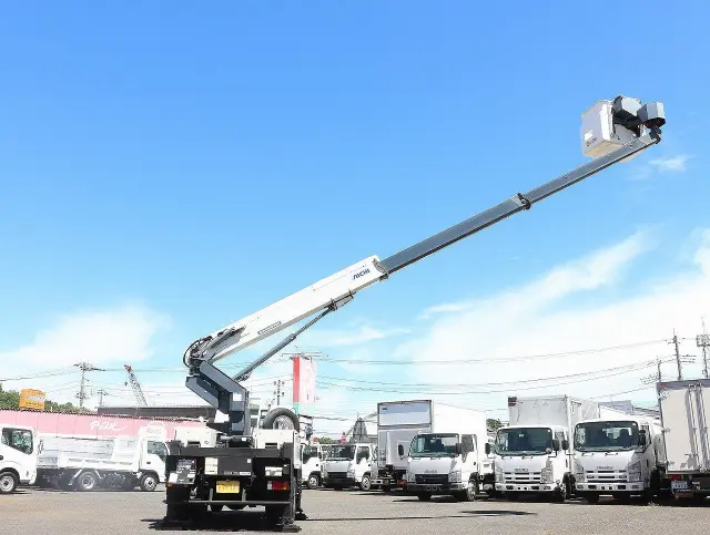 いすゞ エルフ 2RG-NKR88N(2WD)の写真22
