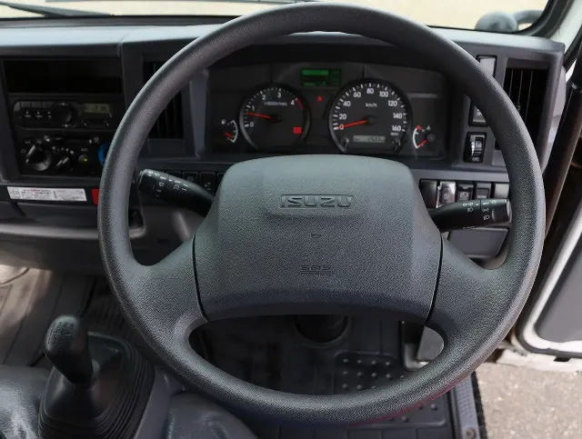 いすゞ エルフ 2RG-NKR88N(2WD)の写真44