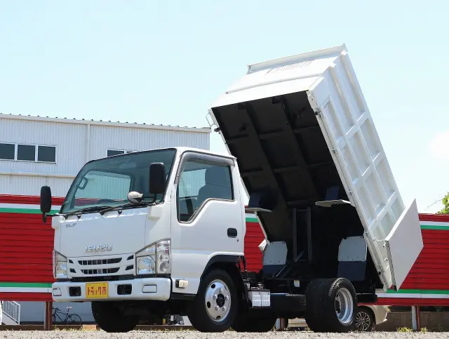 いすゞ エルフ TPG-NJR85AD(2WD)の写真1
