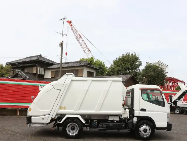 三菱 キャンター TKG-FEB90(2WD)の写真4