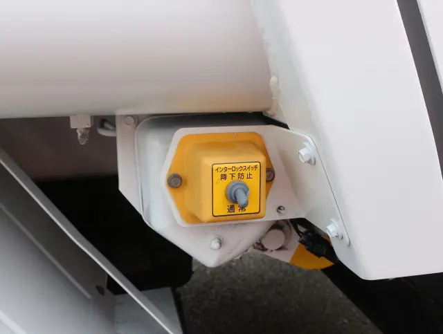 三菱 キャンター TKG-FEB90(2WD)の写真10