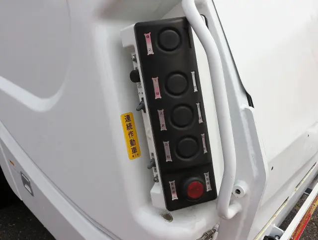 三菱 キャンター TKG-FEB90(2WD)の写真11