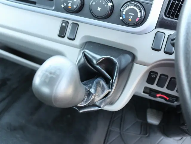 三菱 キャンター TPG-FEB50(2WD)の写真4