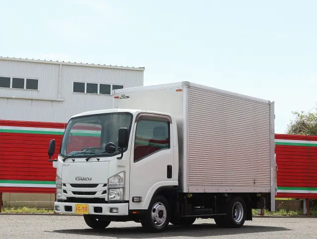 いすゞ エルフ TRG-NLR85ANの写真1