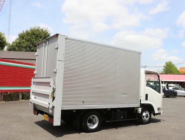 いすゞ エルフ TRG-NLR85ANの写真5